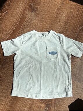 Vineyard Vines White Kids Short-Sleeve Pocket Tee with Blue Patch